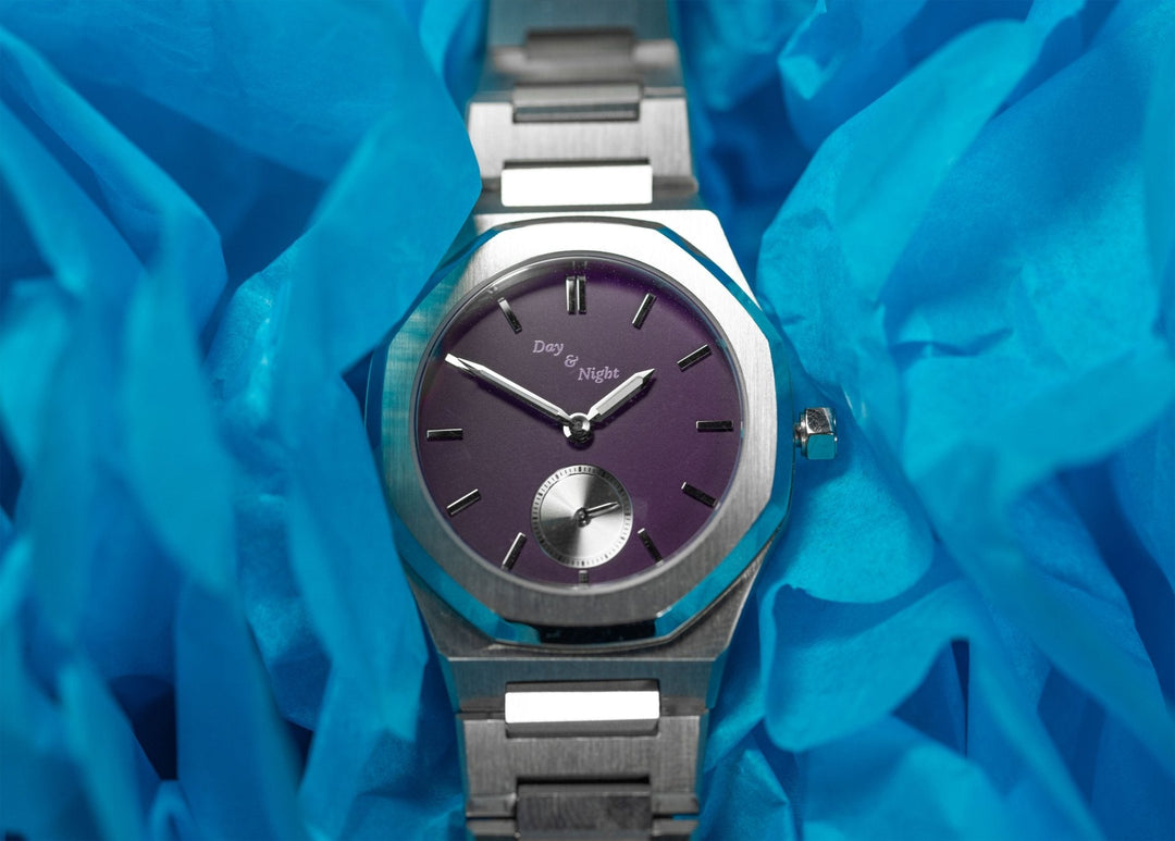 Hatshepsut model watch in gold and black photographed elegantly