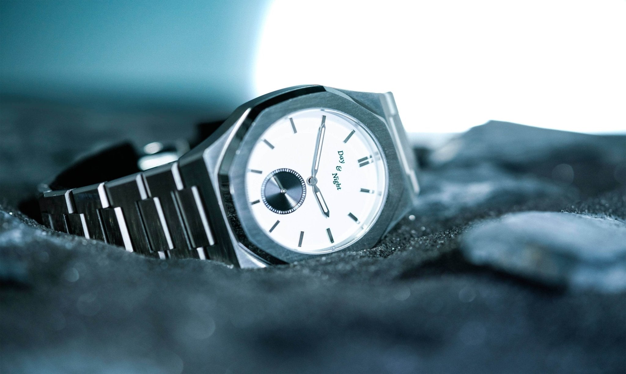 Day and Night Watch Co silver dial mens bracelet watch The Xerxes